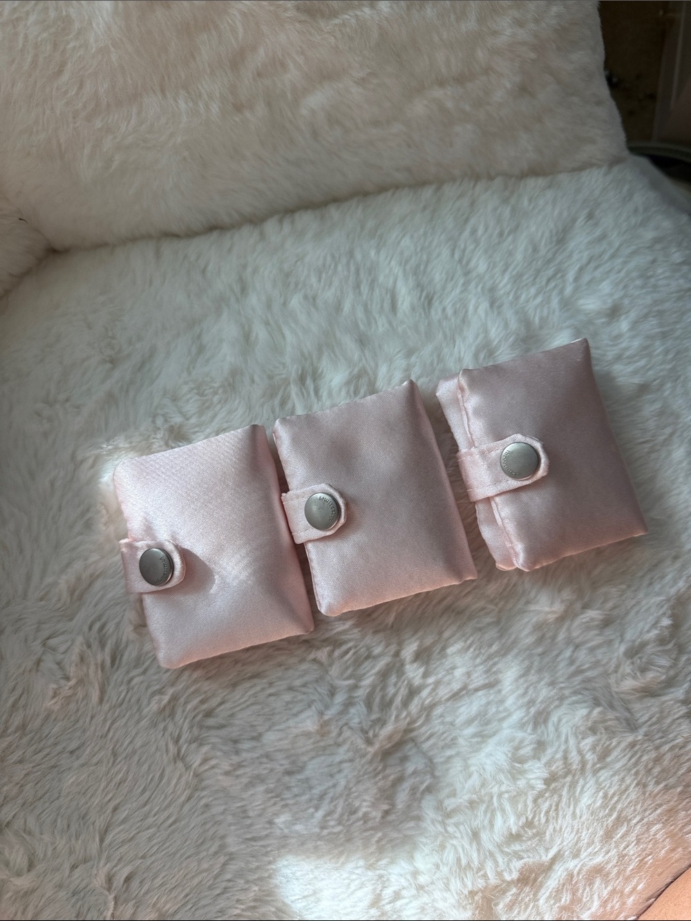 Threetimes Jewelry pouches holders organizers baby light pink pastel silk satin
